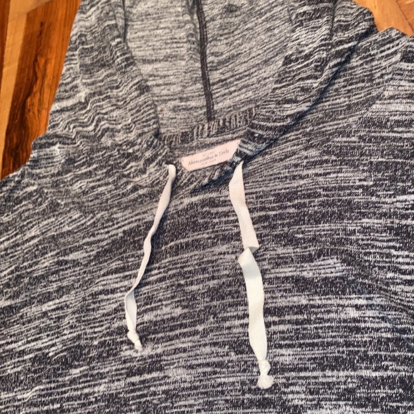 NWOT- ABERCROMBIE & FITCH CROPPED HOODED LONG SLEEVE SHIRT - WOMENS S - Picture 3 of 5